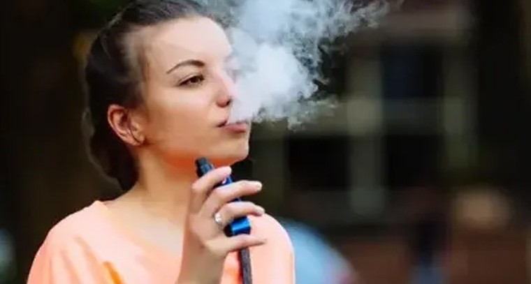 ఈ-సిగ‌రెట్ తాగుతున్నారా..?

