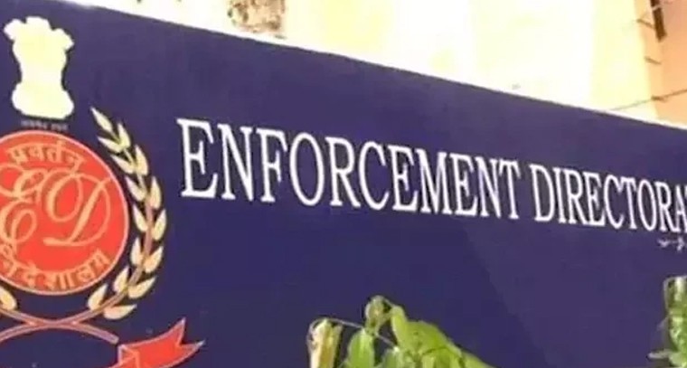 ఉద్యోగులకు జుకర్ బర్గ్ హెచ్చరిక