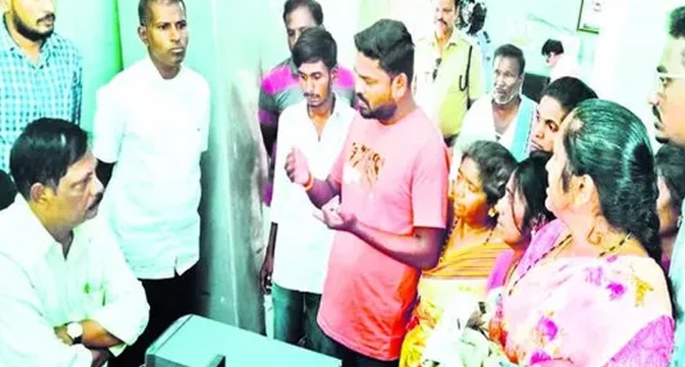 తక్కువ ధరకే ‘POCO  M6’ 5జీ.. త్వరపడండి!

