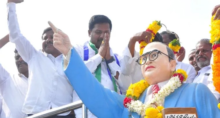 రికార్డు సృష్టించిన అక్షర్ పటేల్