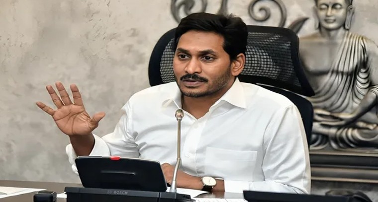 కార్యకర్త మరణంపై రాజకీయ ఆరోపణలు.. జగన్ ప్రభుత్వంపై విమర్శలు

