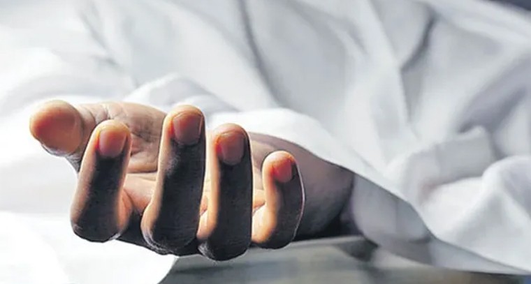 స్వల్పంగా తగ్గిన బంగారం ధరలు

