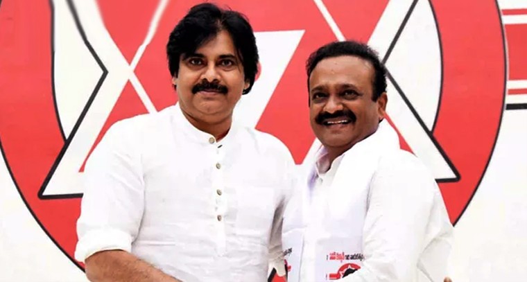కామాక్షి అమ్మవారి ఆలయంలో ప్రత్యేక పూజలు