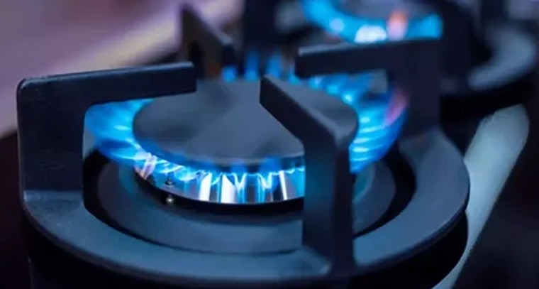 గ్యాస్ స్టౌ మంట తక్కువగా వస్తే ఈ టిప్ పాటించండి

