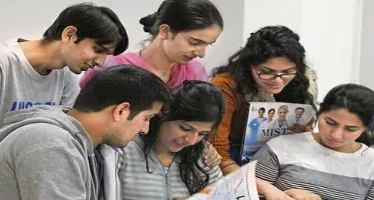 CSIR-CDRIలో హిందీ ఆఫీసర్ & MTS పోస్టులకు ఈ రోజు చివరి తేదీ

