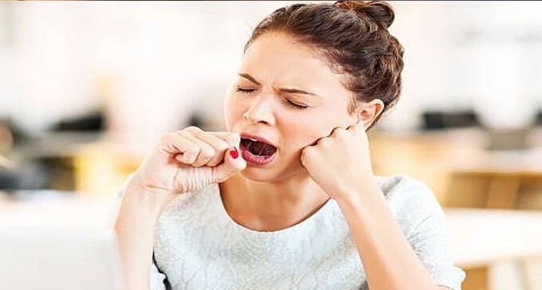 రోజంతా నిద్రమత్తుగా ఉంటున్నారా?.. అయితే ఆ 'సన్ షైన్' విటమిన్ లోపమే కావచ్చు

