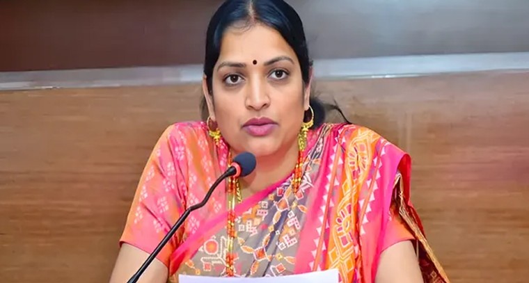 మహిళల రక్షణపై కూటమి ప్రభుత్వానికి ఉషశ్రీ చరణ్ ఆగ్రహం

