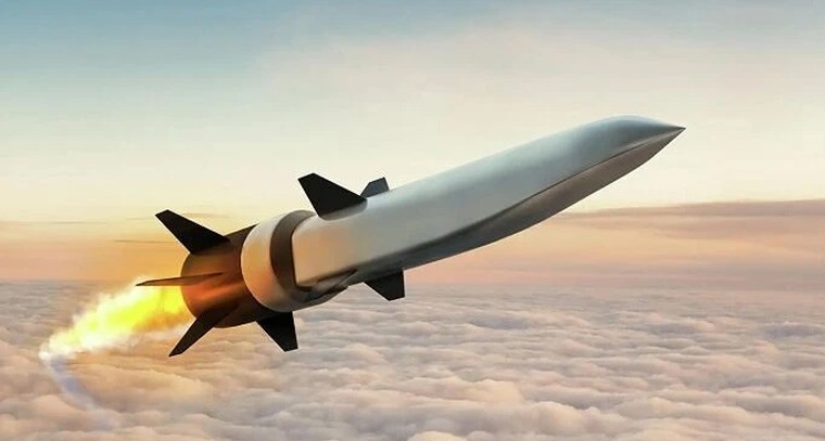 పశ్చిమాసియాలో యుద్ధ మేఘాలు.. ఇరాన్ అమ్ములపొదిలోకి చైనా 'సూపర్ సోనిక్' క్షిపణులు

