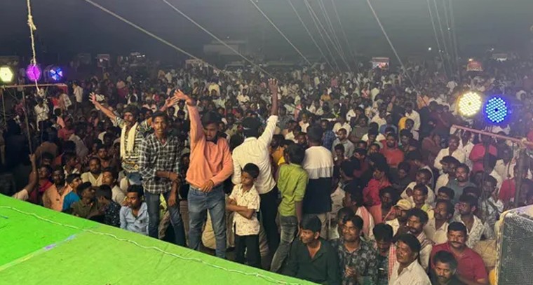 శ్రీ‌వారి ద‌ర్శ‌నానికి 12 గంట‌ల స‌మ‌యం

