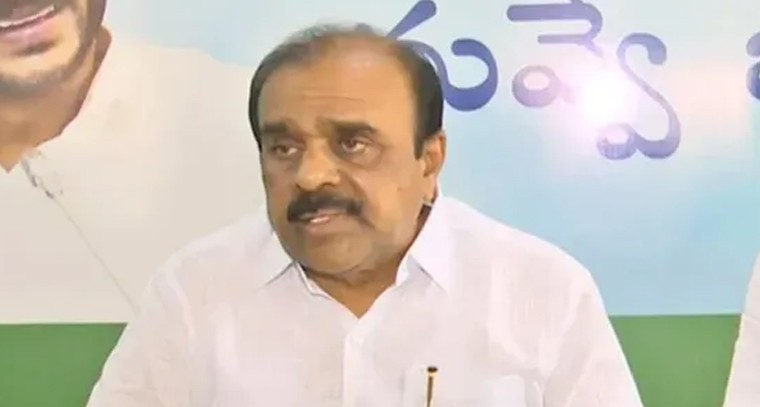  శ్రీ అభయాంజనేయ స్వామి వారి ఆలయంలో విశేష పూజలు