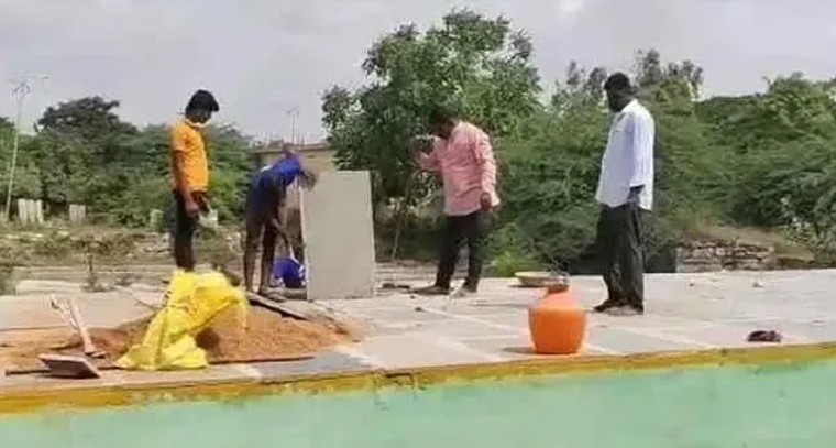 పీర్ల స్వాముల జలధి కట్ట మరమ్మతు.. గుత్తిలో మొహర్రం వేడుకల సందడి

