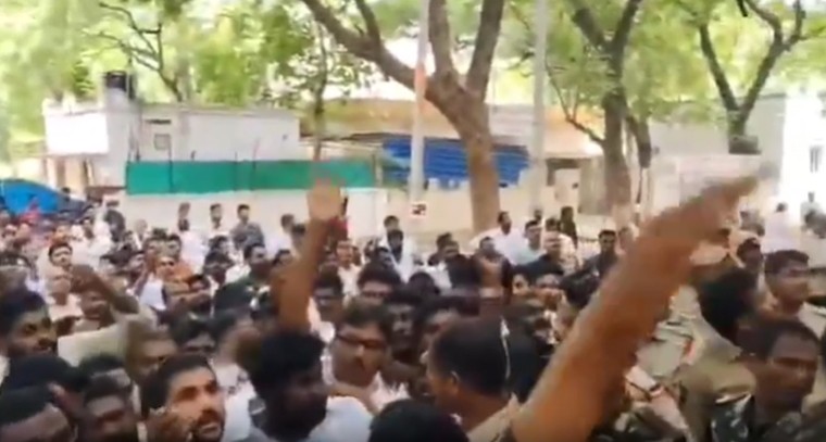 మగవారిలో ఈ లక్షణాలను అమ్మాయిలు బాగా ఇష్టపడతారు!

