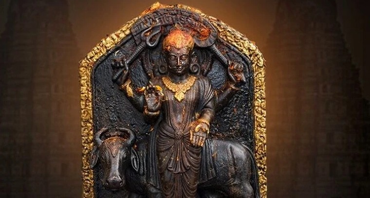 శని త్రయోదశి ప్రత్యేకం.. కెరీర్ ఆటంకాలు తొలగి, సత్ఫలితాలు పొందాలంటే ఇలా చేయండి!

