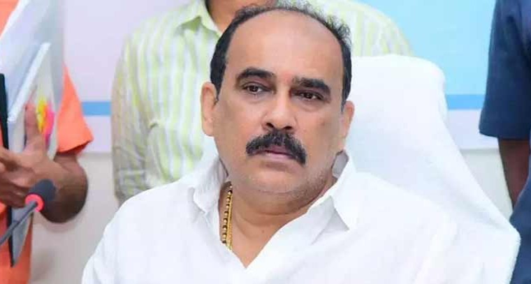 వేడుకగా పద్మావతమ్మ ఊయల సేవ