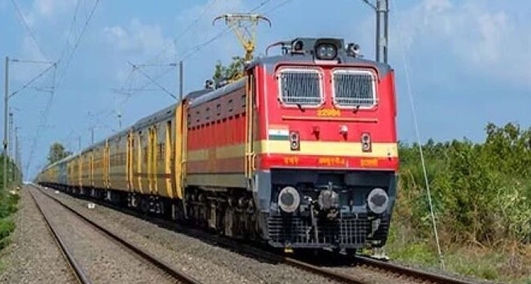 కేవలం 45 పైసలకే ₹10 లక్షల బీమా.. రైలు ప్రయాణికులకు ఇండియన్ రైల్వేస్ బంపర్ ఆఫర్

