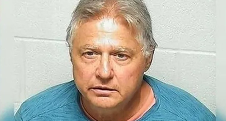 ఈ దిండు ధర రూ.45 లక్షలు!