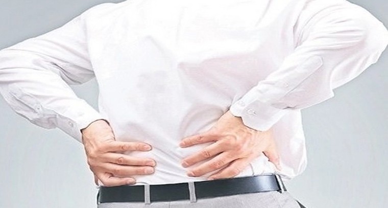 వెన్ను నొప్పితో బాధపడుతున్నారా..తగ్గాలంటే కొన్ని టిప్స్

