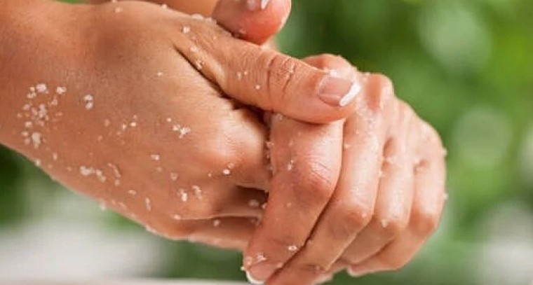 మెరిసే ముఖం.. మృదువైన చేతులు.. ఉప్పుతో ఇలా చేస్తే మీ చేతులు మెరిసిపోవడం ఖాయం

