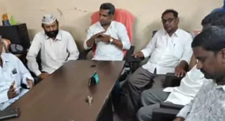 ట్విట్టర్ కు భారత్ లో మిగిలింది 80 మంది ఉద్యోగులే!