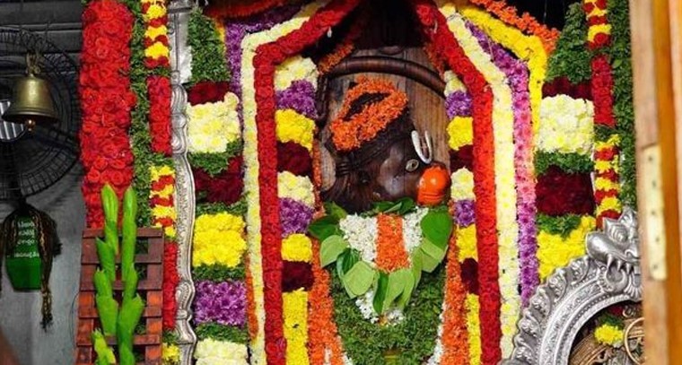 ప్రసన్న ఆంజనేయస్వామికి శ్రావణమాస పూజలు