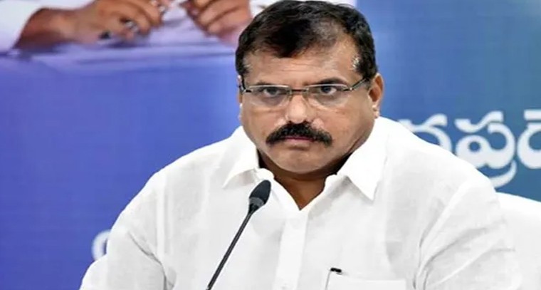 విశాఖ మేయర్‌ పీఠంపై వీడని ఉత్కంఠ.. రంగంలోకి బొత్స

