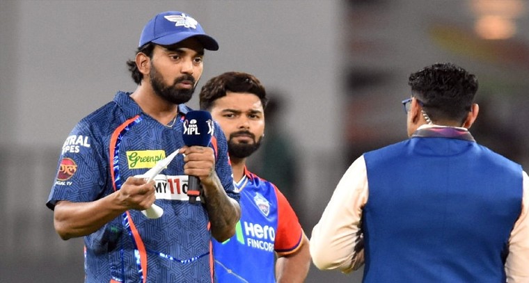 దేవత విగ్రహాలు ఊరేగింపు