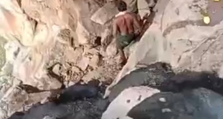 కొండ దిగి గంపమల్లయ్య స్వామికి ప్రత్యేక పూజలు

