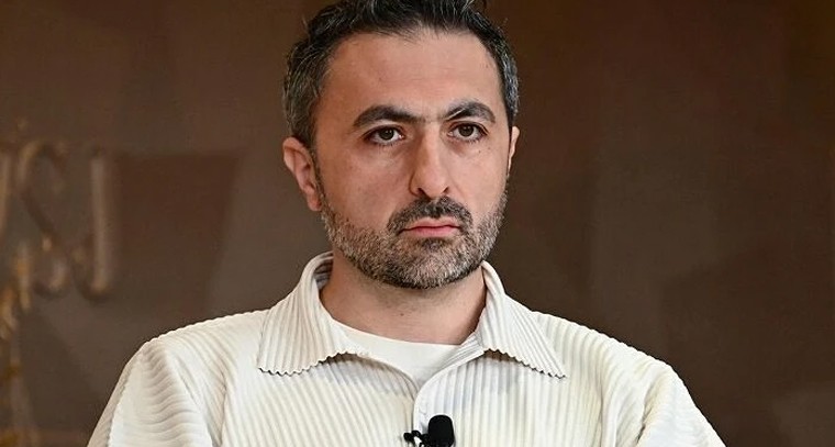 వైట్ కాలర్ ఉద్యోగాలపై ఏఐ పంజా.. రాబోయే 18 నెలలు అత్యంత కీలకం!

