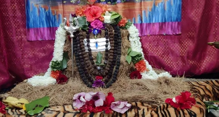 సుగంధి వేర్లతో విశేష పూజలు అందుకున్న జంబుకేశ్వరుడు

