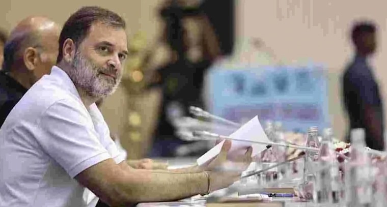 తగ్గేదేలే అంటున్న సజీవన్ సజన..

