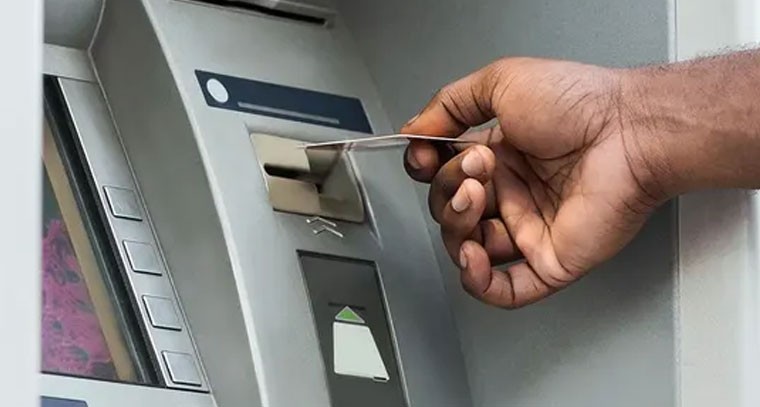 ATM తయారు చేయాలనే ఆలోచన ఎలా వచ్చిందో తెలుసా?