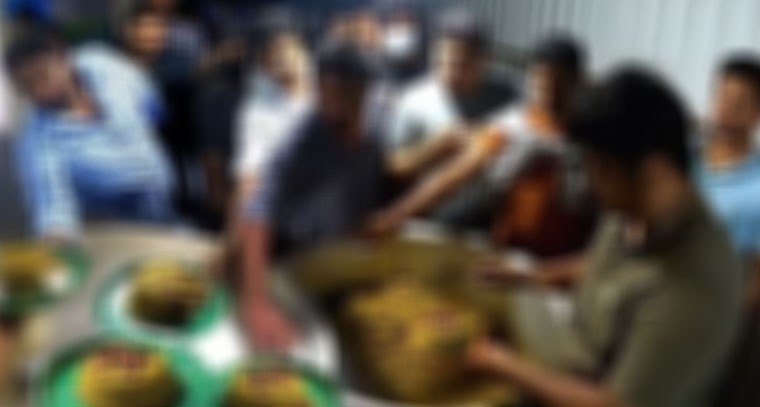 4AM బిర్యానీ తిని యువతులకు అస్వస్థత