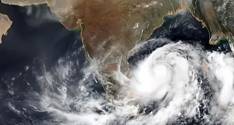 బంగాళాఖాతంలో బలహీనపడిన వాయుగుండం.. ఏపీలో వర్షాలు