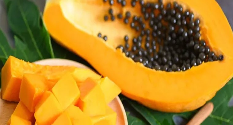 ఉదయాన్నే ఖాళీ కడుపుతో బొప్పాయి తింటే జీర్ణవ్యవస్థకు మేలు