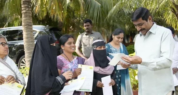 బనగానపల్లెలో 67 మందికి రూ.15.95 లక్షల CMRF సాయం పంపిణీ