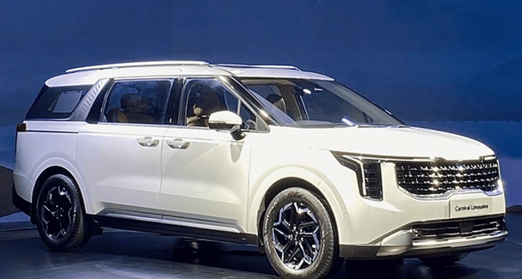  కియా కార్నివాల్‌ లగ్జరీ సరికొత్త వెర్షన్‌