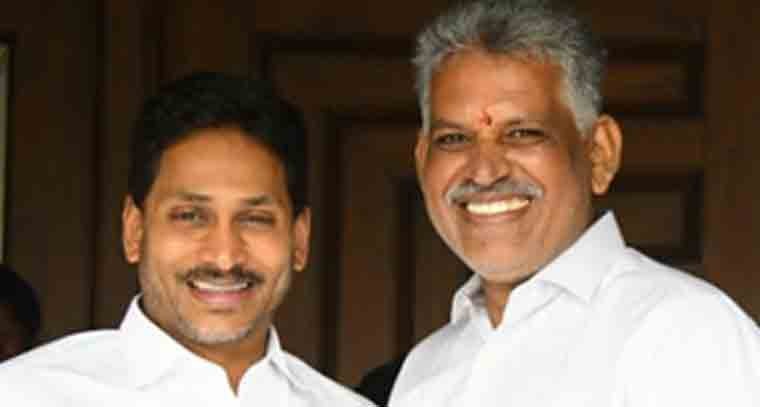 బెయిల్ పై విడుదలై జగన్ ని కలిసిన చెవిరెడ్డి భాస్కర్ రెడ్డి 
