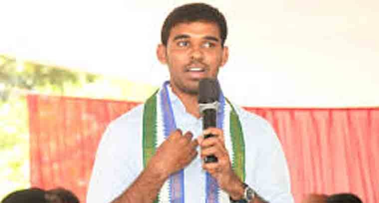  చెవిరెడ్డి హర్షిత్ రెడ్డికి నోటీసులు జారీ
