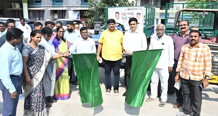 స్వచ్ఛ ఆంధ్ర కార్యక్రమాన్ని ప్రారంభించిన కలెక్టర్