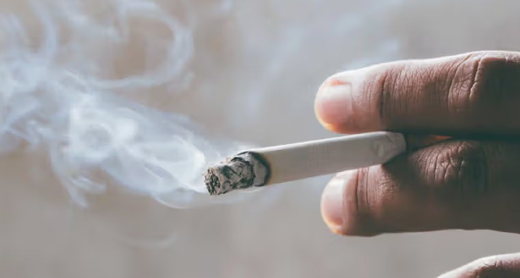 పొగ తాగడం మానేస్తే మన శరీరంలో వచ్చే మార్పులు ఇవే