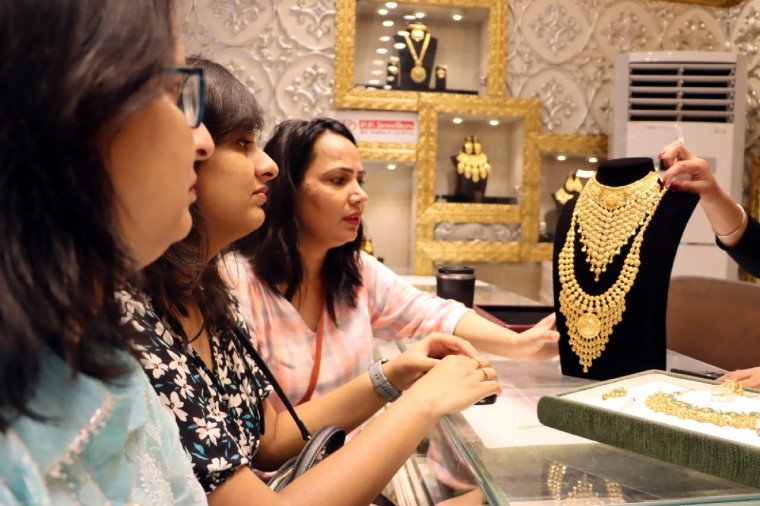 నవంబర్-డిసెంబర్ మధ్య నుండి భారతదేశంలో 35 లక్షల వివాహాలు జరగనున్నాయి, బంగారం డిమాండ్ పెరుగుతుంది