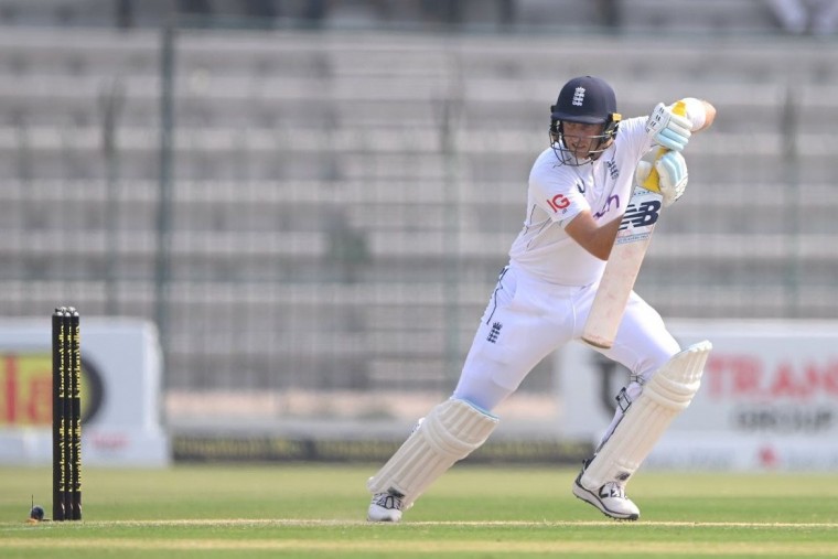 టెండూల్కర్ రికార్డు టెస్ట్ పరుగులకు రూట్ 'చాలా దగ్గరగా' చేరుకోగలడని కుక్ అభిప్రాయపడ్డాడు