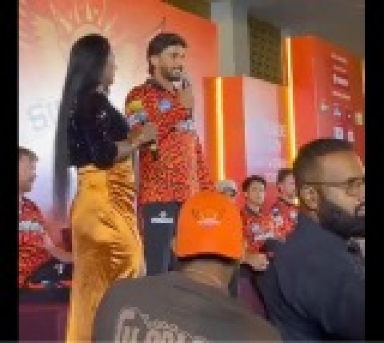 ఫ్యాన్స్ తో సమావేశంలో పోకిరి సినిమా డైలాగ్ చెప్పిన వైనం