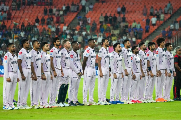 లక్నోతో మ్యాచ్‌లో గుజరాత్ టైటాన్స్ లావెండర్ జెర్సీల ధారణ