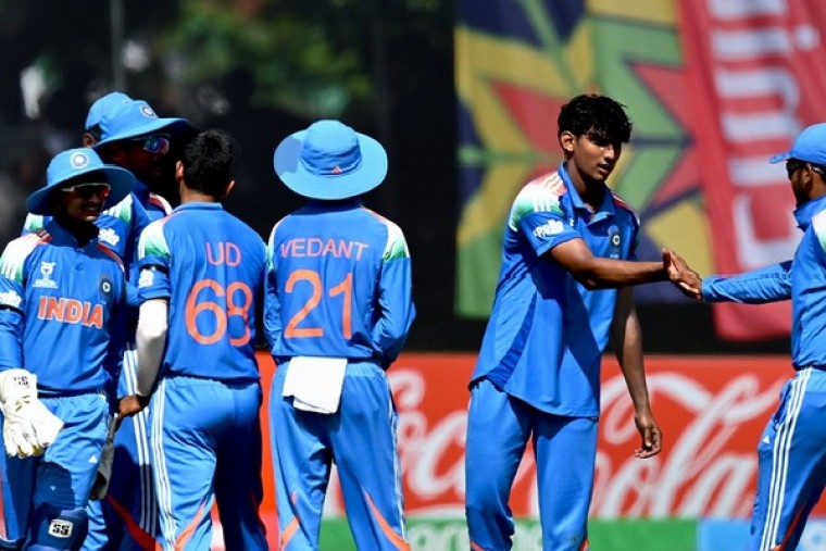 అండర్-19 వరల్డ్ కప్‌లో పాకిస్థాన్‌పై భారత్ ఘన విజయం