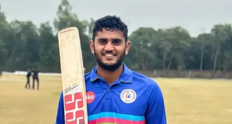 రికార్డు సృష్టించిన గుజరాత్ క్రికెటర్... 