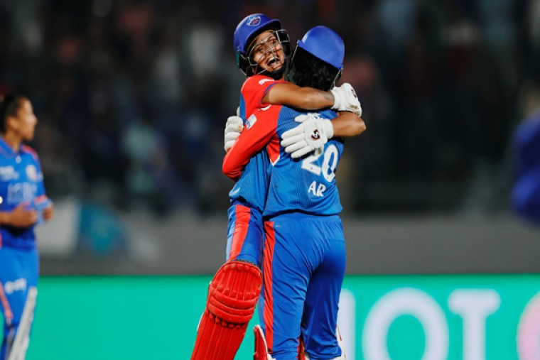 ఆఖరిదక సాగిన పోరులో ఢిల్లీ విజయం.. పోరాడి ఓడిన ముంబై ఇండియన్స్... 