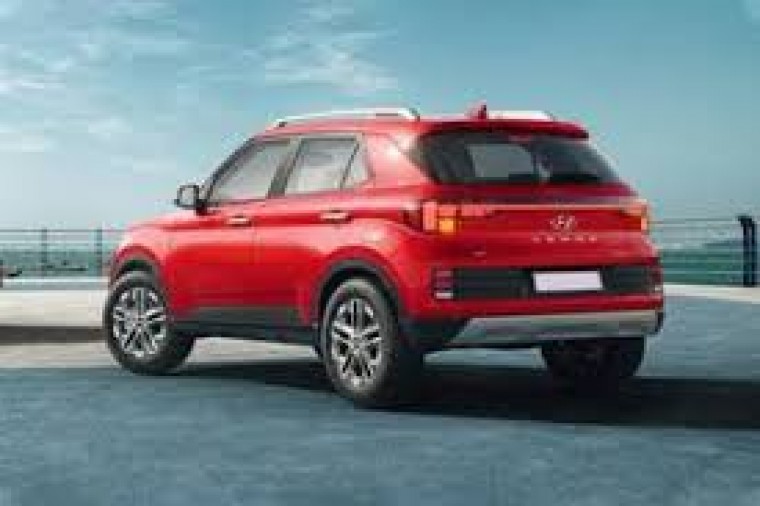 కార్ల ధరలను పెంచేసిన తయారీ కంపెనీలు 