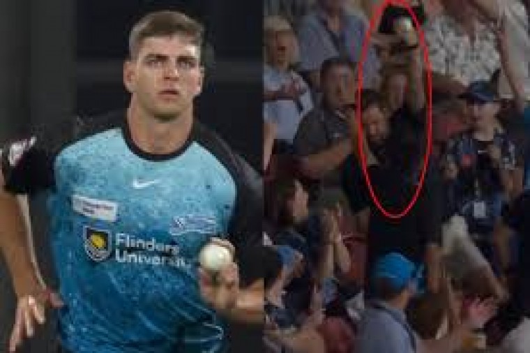 అడిలైడ్ స్ట్రైకర్స్ వర్సెస్ బ్రిస్బేన్ హీట్ మ్యాచ్‌లో ఆసక్తికర సన్నివేశం