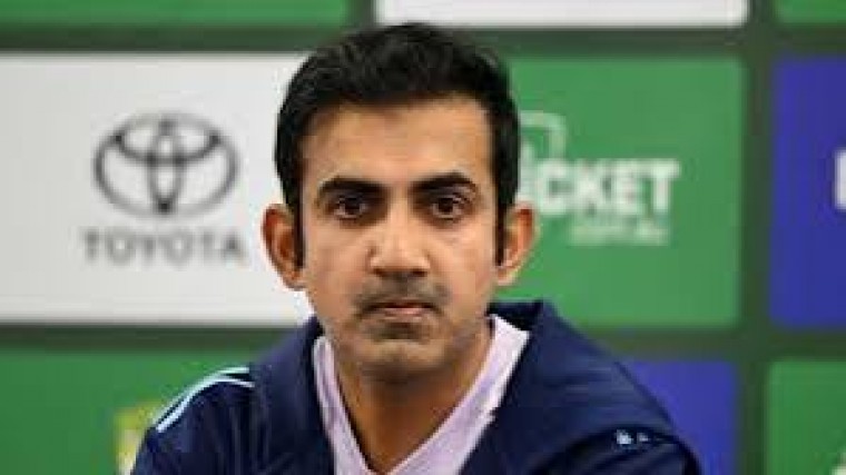 గౌతమ్ గంభీర తన కోచింగ్ విధానంపై వస్తున్న విమర్శల పట్ల తీవ్రంగా స్పందించాడు